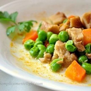 Spezzatino di seitan di primavera  ai piselli