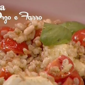 ( farro,orzo riso ) con verdure e bocconcini di fesa di tacchino