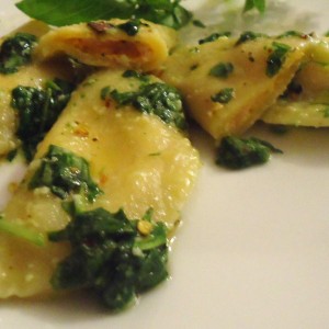 Ravioloni artigianali ( mezzaluna) alla rucola