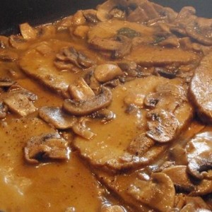 scaloppine-di-seitan-ai-funghi-L-28rGsl