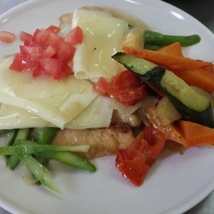 Scaloppe di pollo agli Asparagi e fontina.