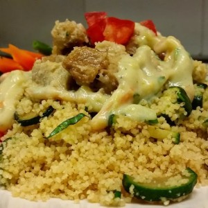 cous cous alle zucchine con dadolata di seitan