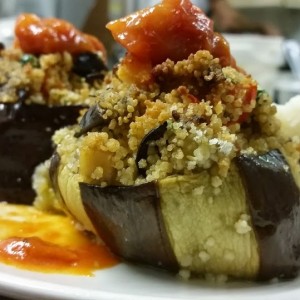 Melanzane Ripiene di Cous-cous e Seitan al pomodoro fresco