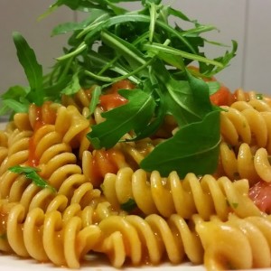 Fusilli Integrali Con Crema di Rucola e Prosciutto di Parma