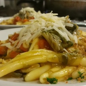 Fusilli Freschi Salentini Con Pomodorini , Scarola e Pecorino