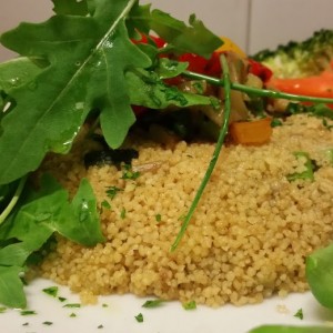 Cous Cous Integrale Biologico Con Verdurine alla Mediterranea