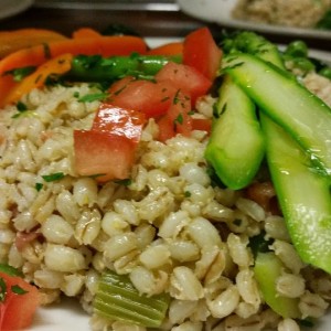 Insalata di Orzo da Agr. Biologica Con Salmone Affumicato e Asparagi 1