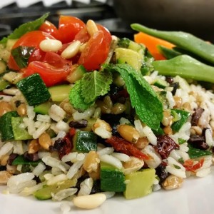 Mix di Cereali in Insalata Con Zucchine alla Mentuccia, Pom. secchi e Pinoli Tostati 1