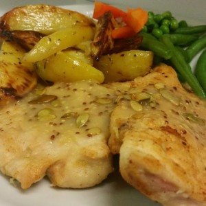 Scaloppine di Pollo alla Senape Antica Servite con Patate Saporite 1