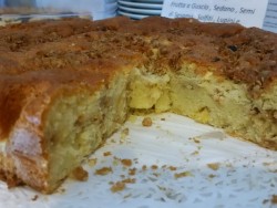 Torta Morbida con Pesche noci e Muesly