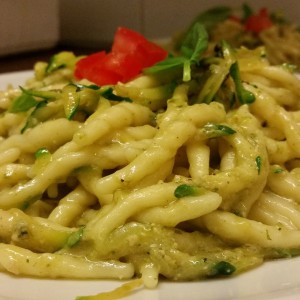 Trofie Fresche al Pesto di Basilico con zucchine