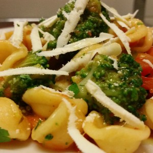 Orecchiette Fresche ai Broccoletti Con Pomodorini e Ricotta 1