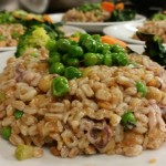 Farro Biologico in Insalata Con Calamaretti , Ceci e Piselli