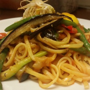 Tagliolini Freschi con Jiulienne di Verdure e Germogli di Soia