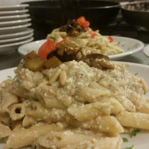 Penne rigate Con Crema di Melanzane al Basilico e Pinoli 25