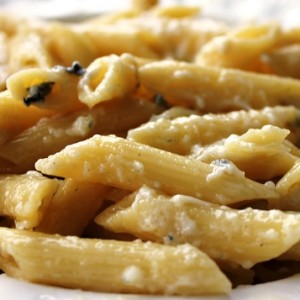 Sunday-Pasta-Penne-ai-Quattro-Formaggi-2-640