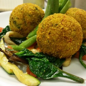 Arancini di Boulgur Bio Integrale Alla Cima di Rapa e Curcuma