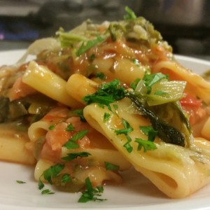 Calamarata Napoletana Fresca ( Mezzi Paccheri) Con Salmone Affumicato e Scarola