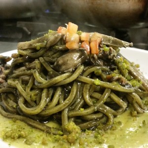 Spaghetti Freschi alla Chitarra Con Seppie al Nero su Passatina Vegetale1