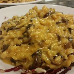 Risotto allo Zafferano con radicchio di treviso (1)