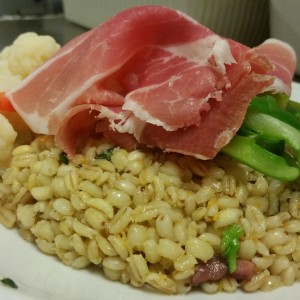 Orzo Perlato da Agr. Biologica Con Asparagi e Prosciutto Crudo di Parma  (2)