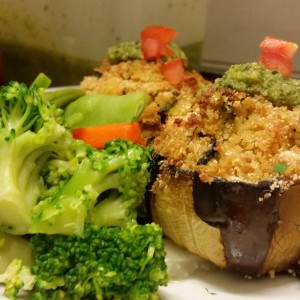 Coppetta di Melanzane Ripiene al Cous Cous Bio integrale Con Ortaggi e Salsa al Basilico  (2)