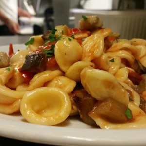 Orecchiette Fresche Con Tonno e Melanzane al Timo (1)