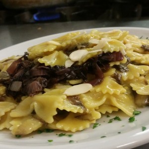 farfalle-allo-zafferano-con-radicchio-di-treviso-2