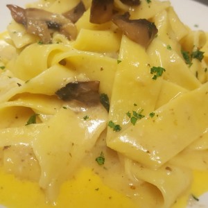 pappardelle-fresche-alla-crema-di-zucca-con-funghi-trifolati-2