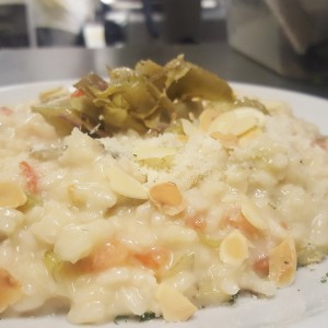 risotto-ai-carciofi-e-mandorle-tostate-al-forno-2