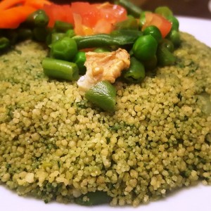 cous-cous-integrale-da-arg-biologica-con-pesto-di-spinacino-novello-noci-patate-e-fagiolini