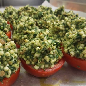 pomodori-gratinati-ripieni-alla-fregola-sarda-e-cima-di-rapa-2